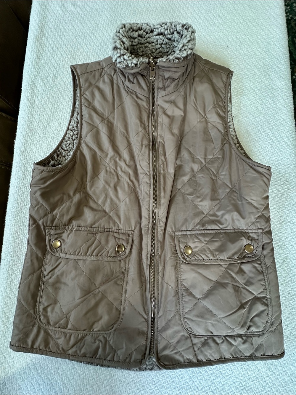 Thread & Supply Reversible Sherpa/Quilted Vest – Taupe – Size S